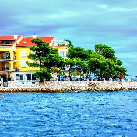 Apartment 10 In Villa Petrac Banjol 外观 照片