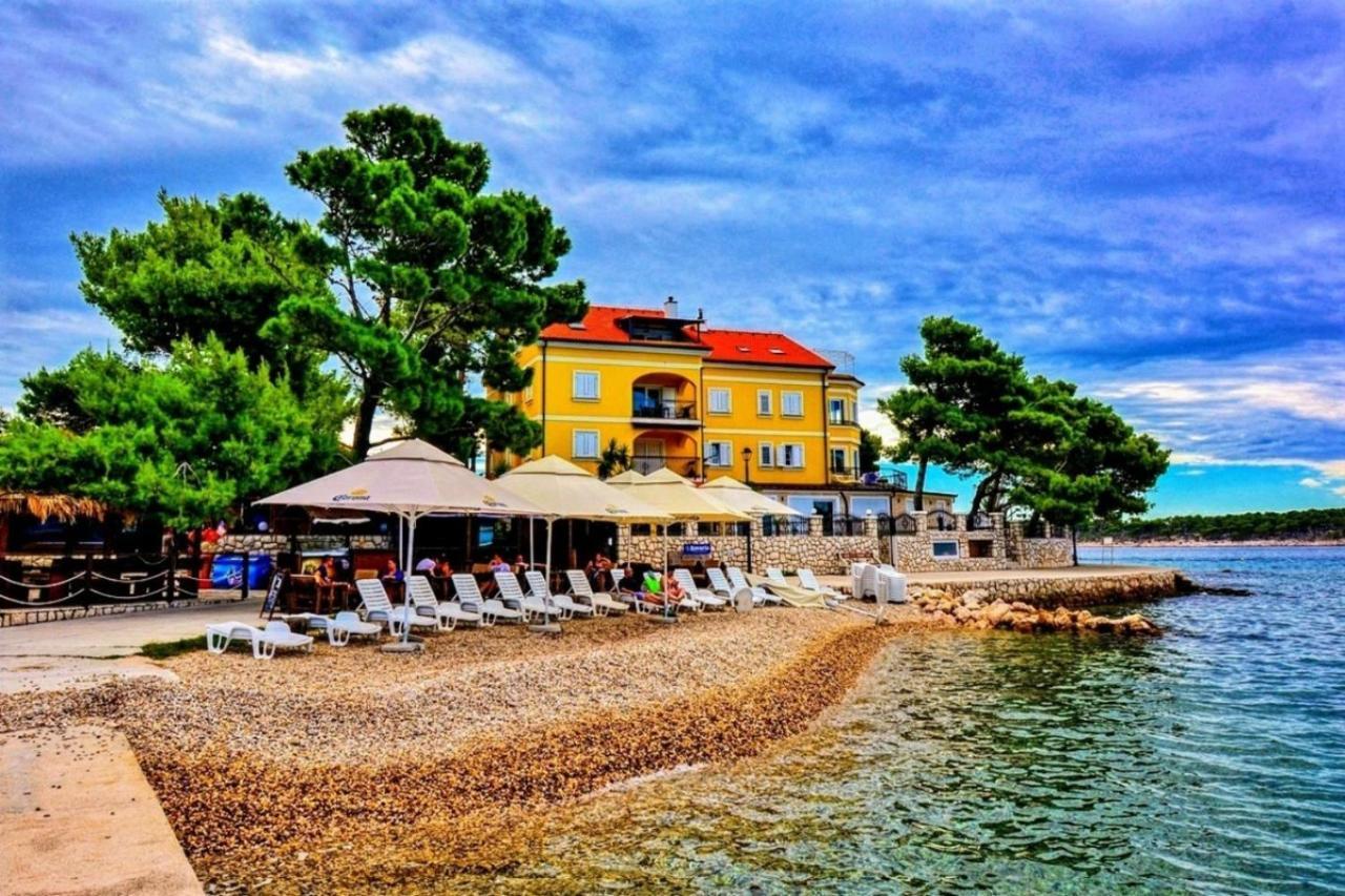 Apartment 10 In Villa Petrac Banjol 外观 照片